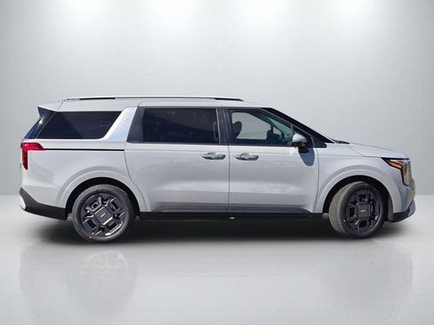 New 2026 Kia Carnival EX image 4