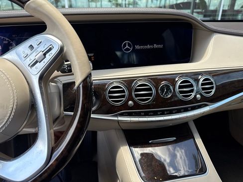 Used 2020 Mercedes-Benz S 560 Sedan image 3