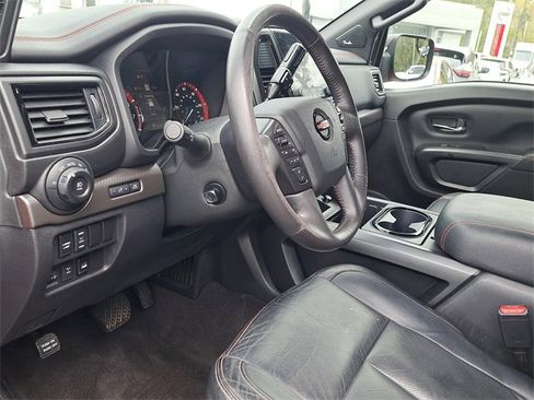 Used 2021 Nissan Titan PRO-4X w/ Pro-4x Convenience Package image 15