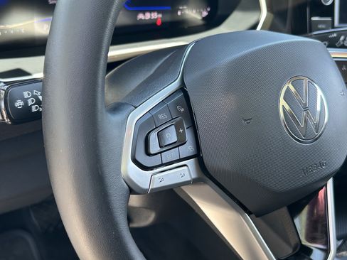 Certified 2024 Volkswagen Jetta SE FWD image 28