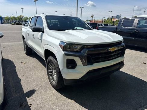 Used 2024 Chevrolet Colorado LT w/ LT Convenience Package RWD image 2
