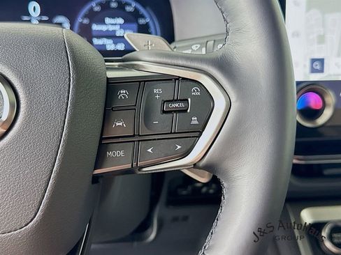 Used 2025 Lexus GX 550 AWD/4WD image 14
