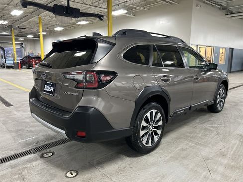 Certified 2023 Subaru Outback Limited image 8