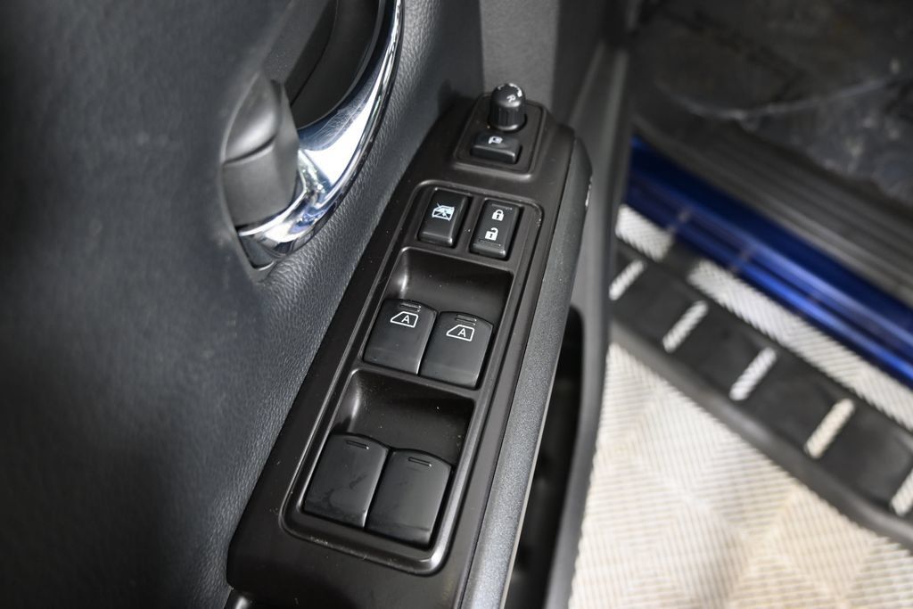 Used 2020 Nissan Titan PRO-4X w/ Pro-4x Convenience Package AWD/4WD image 20