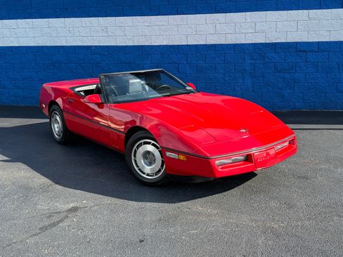 Used 1987 Chevrolet Corvette Convertible RWD image 1