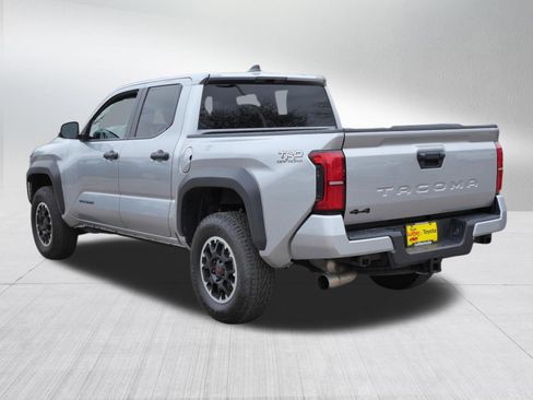 Certified 2024 Toyota Tacoma TRD Off-Road AWD/4WD image 5