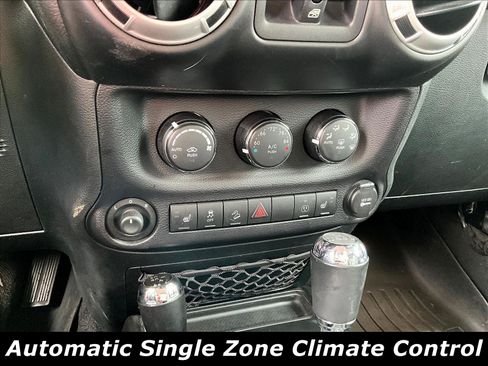 Used 2015 Jeep Wrangler Unlimited Rubicon AWD/4WD image 15
