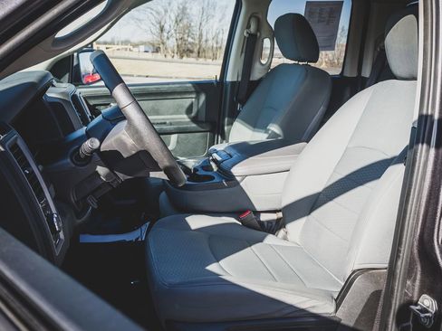 Used 2017 RAM 1500 Express image 17
