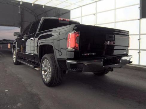 Used 2018 GMC Sierra 1500 SLT AWD/4WD image 3