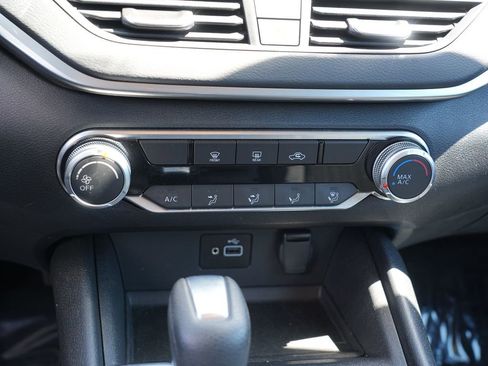 Used 2021 Nissan Altima 2.5 S FWD image 24