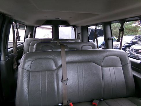Used 2019 GMC Savana 3500 LS w/ Cold Climate Package RWD image 26
