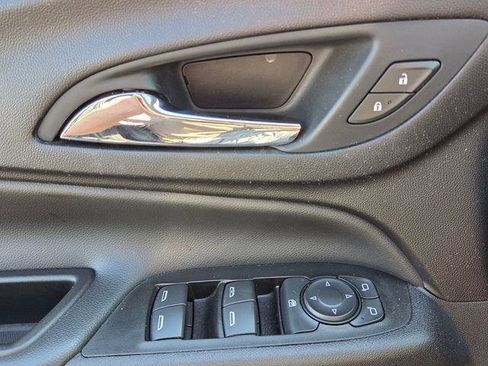 Used 2021 Chevrolet Equinox LT image 33