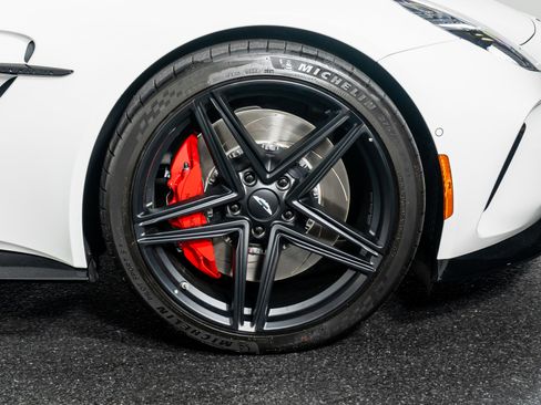 Used 2025 Aston Martin V8 Vantage Coupe image 6