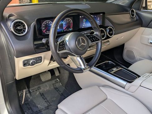 Used 2025 Mercedes-Benz GLA 250 4MATIC image 14