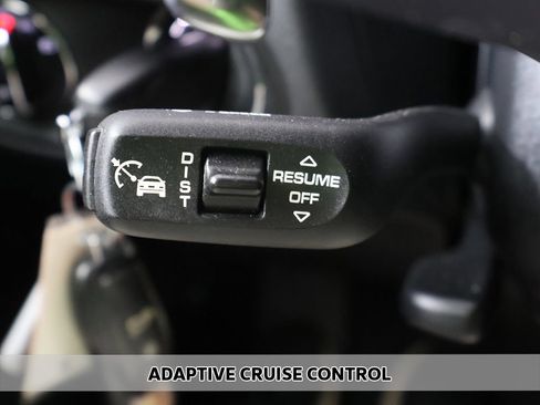 Used 2023 Porsche Macan S AWD/4WD image 5