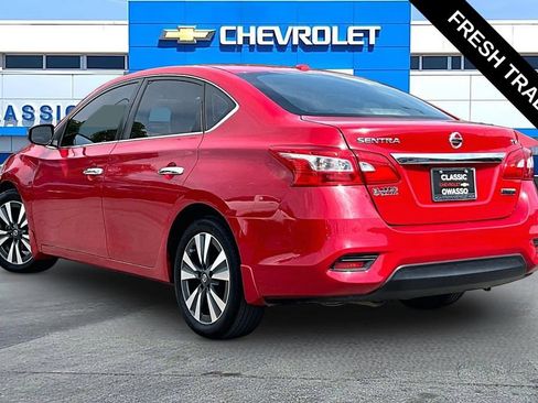 Used 2019 Nissan Sentra SV w/ Special Edition Package FWD image 3