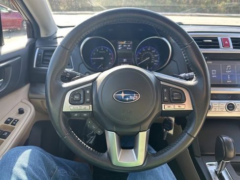 Used 2017 Subaru Outback 2.5i Premium image 21