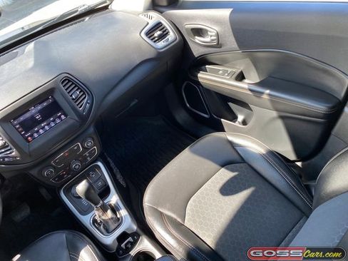 Used 2019 Jeep Compass Latitude w/ Popular Equipment Group AWD/4WD image 14