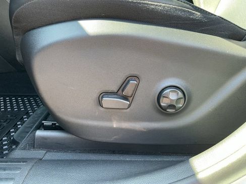 Used 2020 Jeep Cherokee Trailhawk AWD/4WD image 18