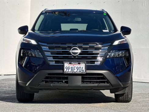 Used 2024 Nissan Rogue SV w/ SV Premium Package image 9