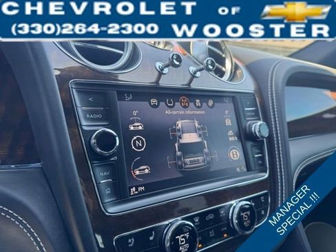 Used 2017 Bentley Bentayga image 20
