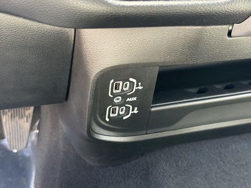 Used 2024 RAM 3500 Big Horn AWD/4WD image 37