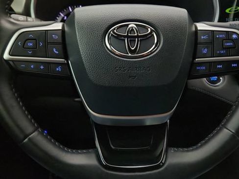 Used 2022 Toyota Highlander XSE AWD/4WD image 46