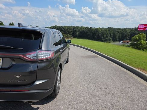 Used 2018 Ford Edge Titanium w/ Equipment Group 301A FWD image 8