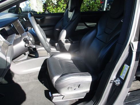 Used 2017 Tesla Model X P100D image 12