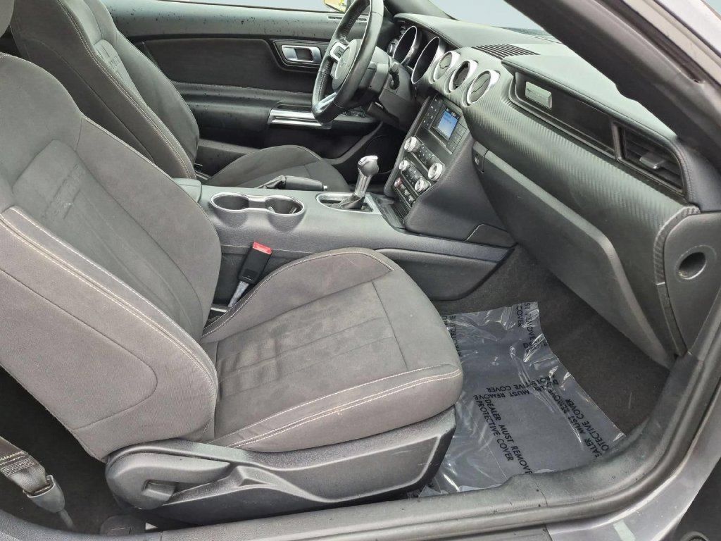 Used 2022 Ford Mustang Convertible RWD image 28