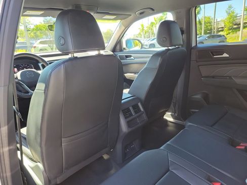 Used 2023 Volkswagen Atlas Cross Sport SE FWD image 11