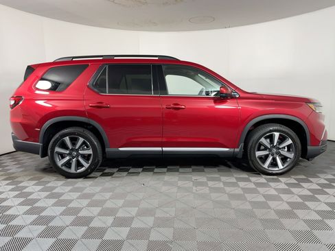 New 2025 Honda Pilot Touring image 7