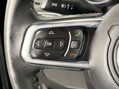 Used 2018 Jeep Wrangler Unlimited Sahara AWD/4WD image 23