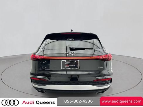 Used 2025 Audi Q5 Premium w/ Convenience Package AWD/4WD image 3