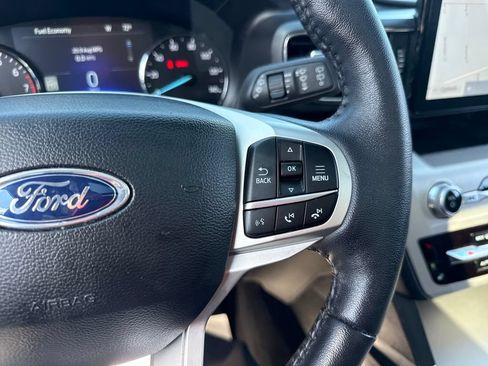Used 2024 Ford Explorer XLT w/ Equipment Group 202A AWD/4WD image 52