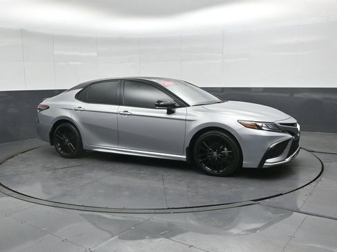 Used 2024 Toyota Camry XSE image 4