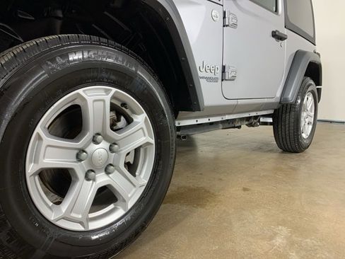 Used 2018 Jeep Wrangler Sport image 2