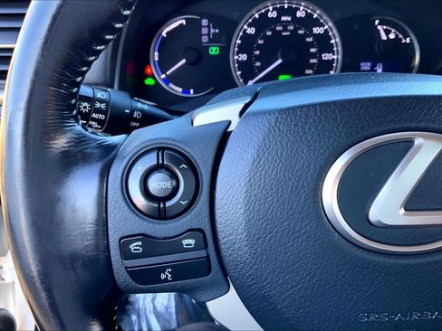 Used 2016 Lexus CT 200h image 23