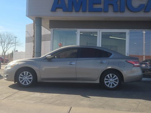 Used 2014 Nissan Altima 2.5 S image 3