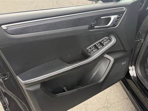 Used 2018 Porsche Macan GTS AWD/4WD image 6