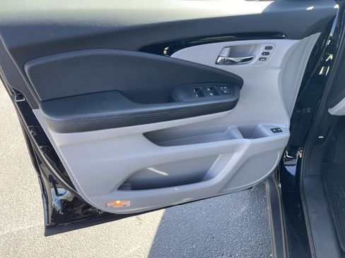 Used 2016 Honda Pilot Elite image 11