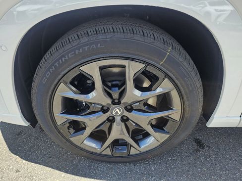 New 2026 Lexus TX 500h AWD image 17