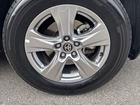 Used 2024 Toyota RAV4 XLE w/ Convenience Package image 11