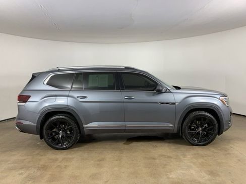 Used 2024 Volkswagen Atlas SEL Premium R-Line image 7