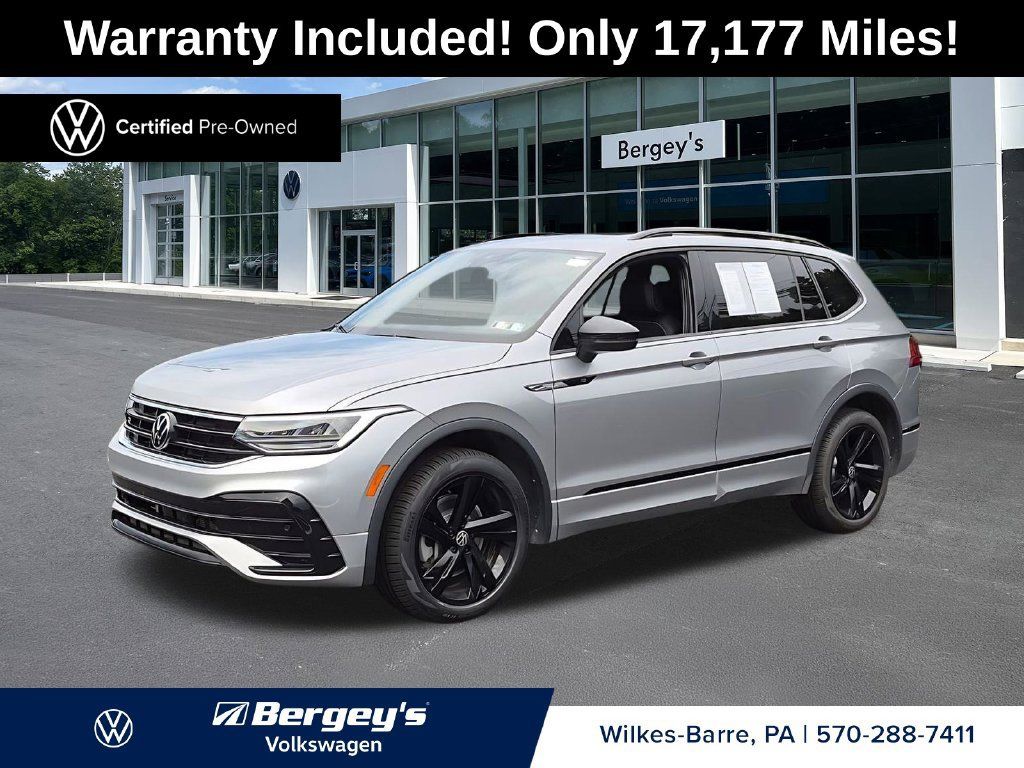 Certified 2024 Volkswagen Tiguan SE R-Line AWD/4WD image 1