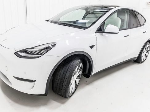 Used 2021 Tesla Model Y 2WD image 3