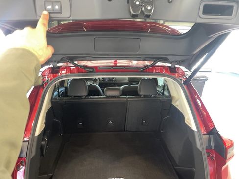 Used 2024 Nissan Rogue SV w/ SV Premium Package image 27