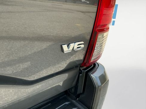 Used 2018 Toyota Tacoma TRD Sport image 23