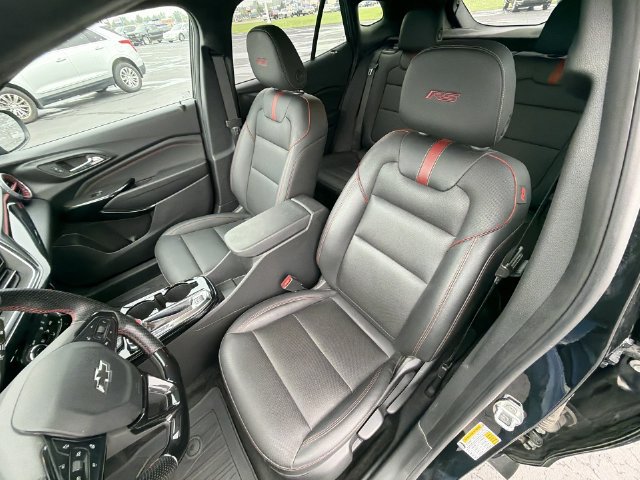 Certified 2024 Chevrolet Trax RS w/ Sunroof Package FWD image 20