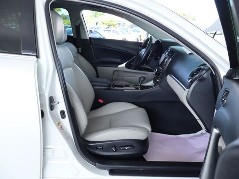 Used 2012 Lexus IS 350 w/ Premium Pkg Value Edition RWD image 39